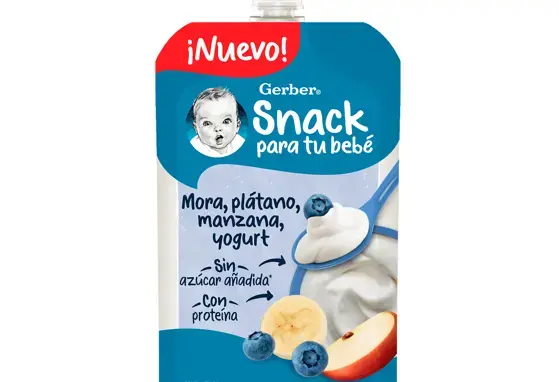 Mora, plátano, manzana, yogurt Mora, plátano, manzana, yogurt 