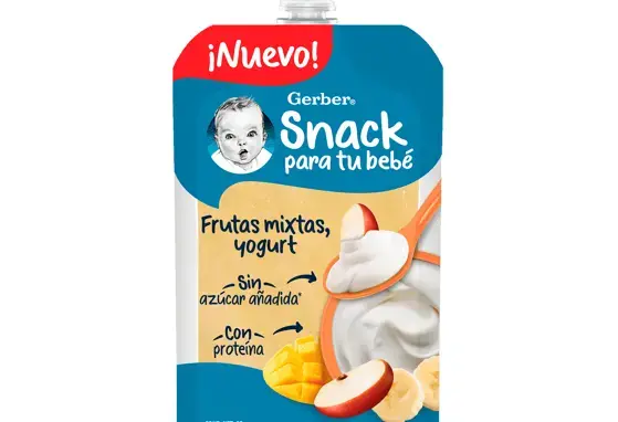 Frutas mixtas, yogurt​ ​